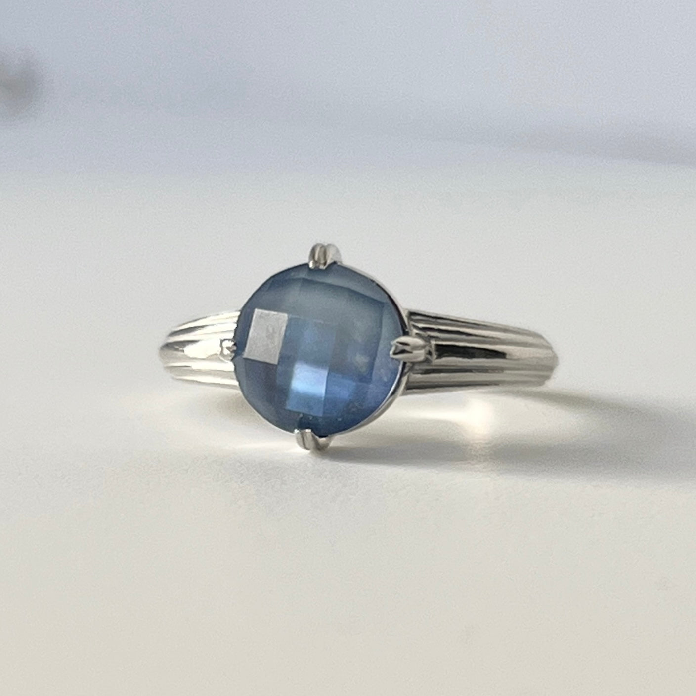 lapis lazuli x white shell (multi-faceted) ] croissant silver