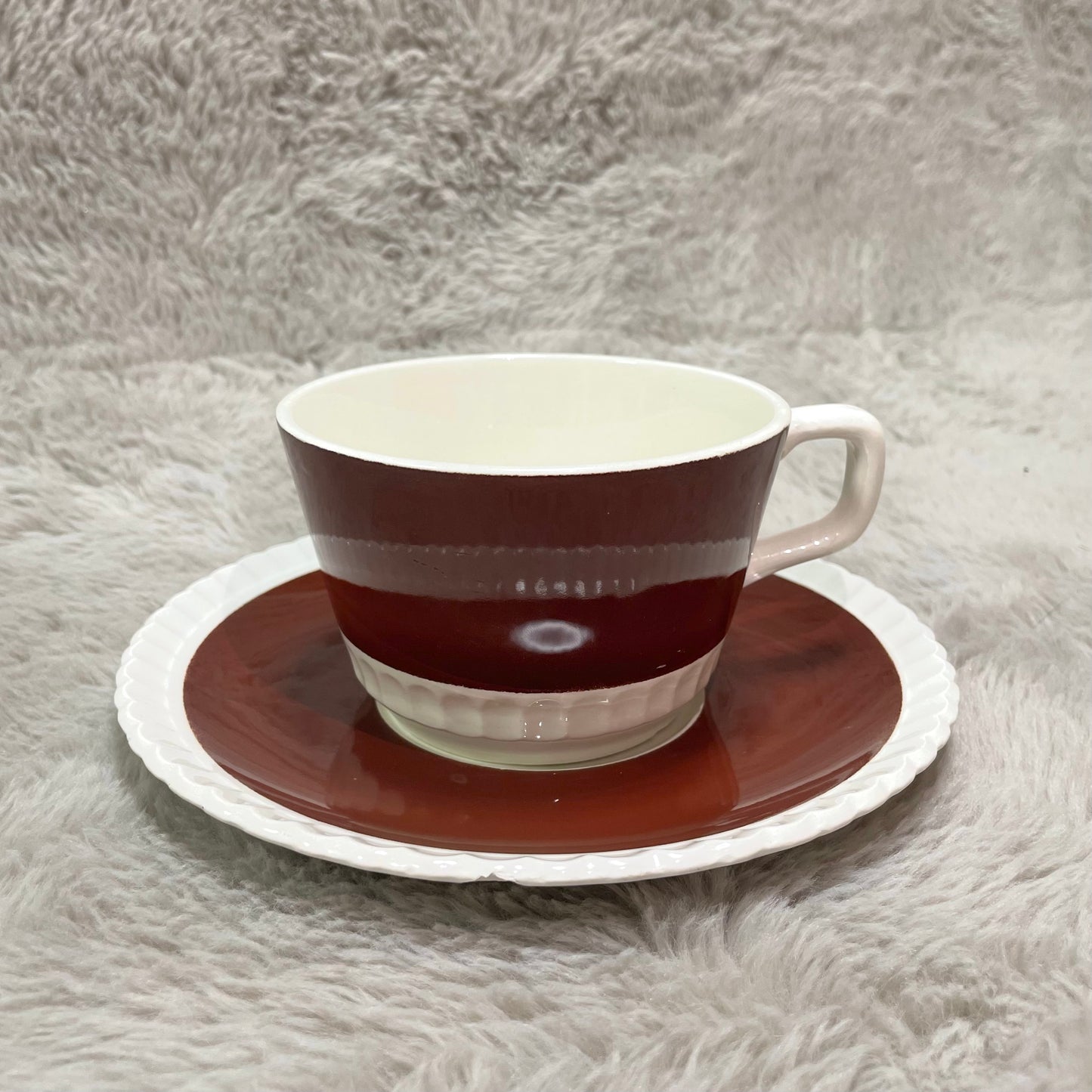 Chocolate colore cup & saucer