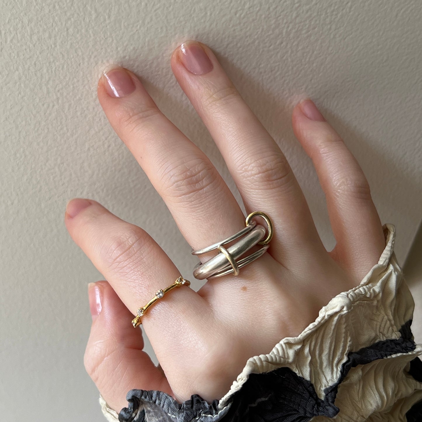 sculpture ring × garland ring