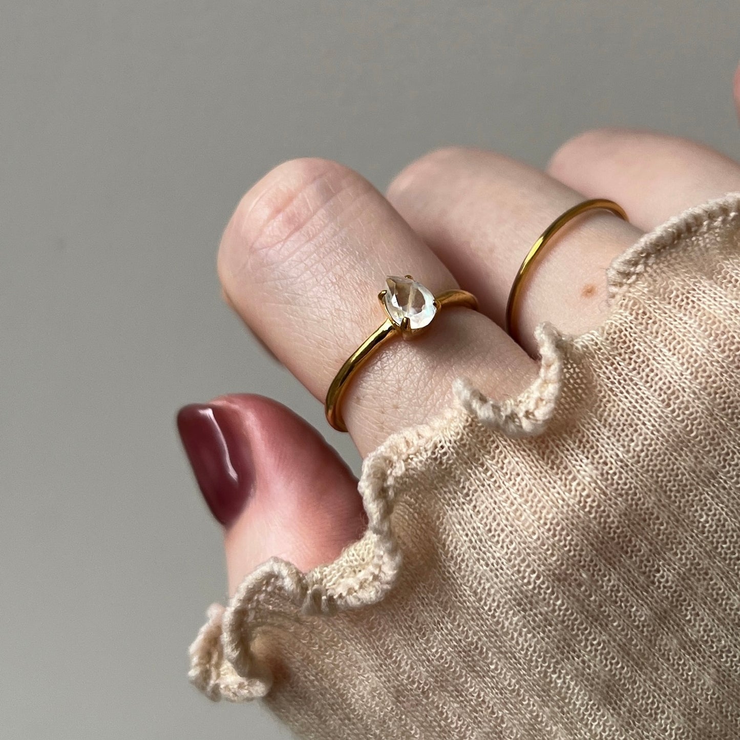 [ rainbow moon stone ] drop faceted cut ring  gold