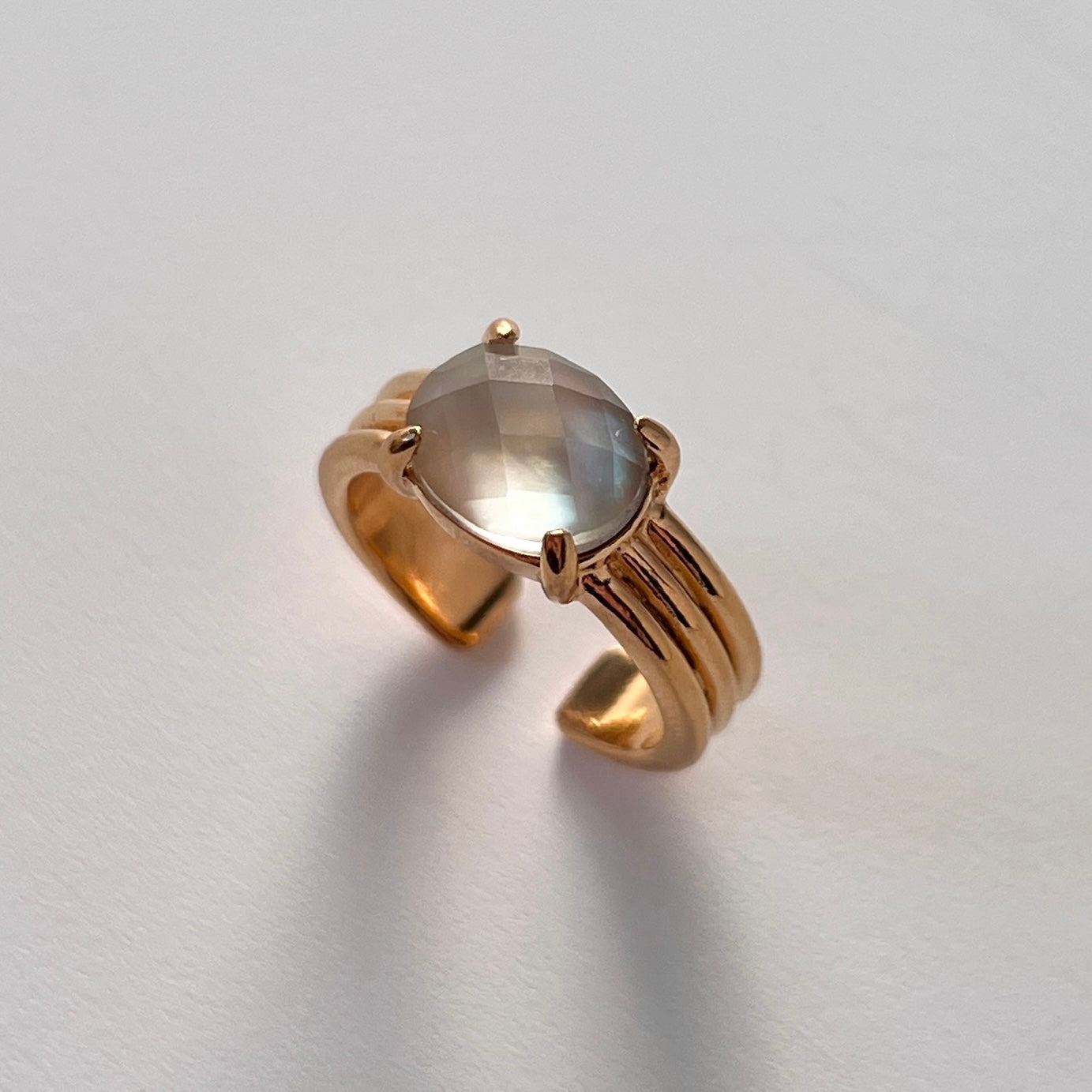 [ black shell (multi-faceted) ] trois gold