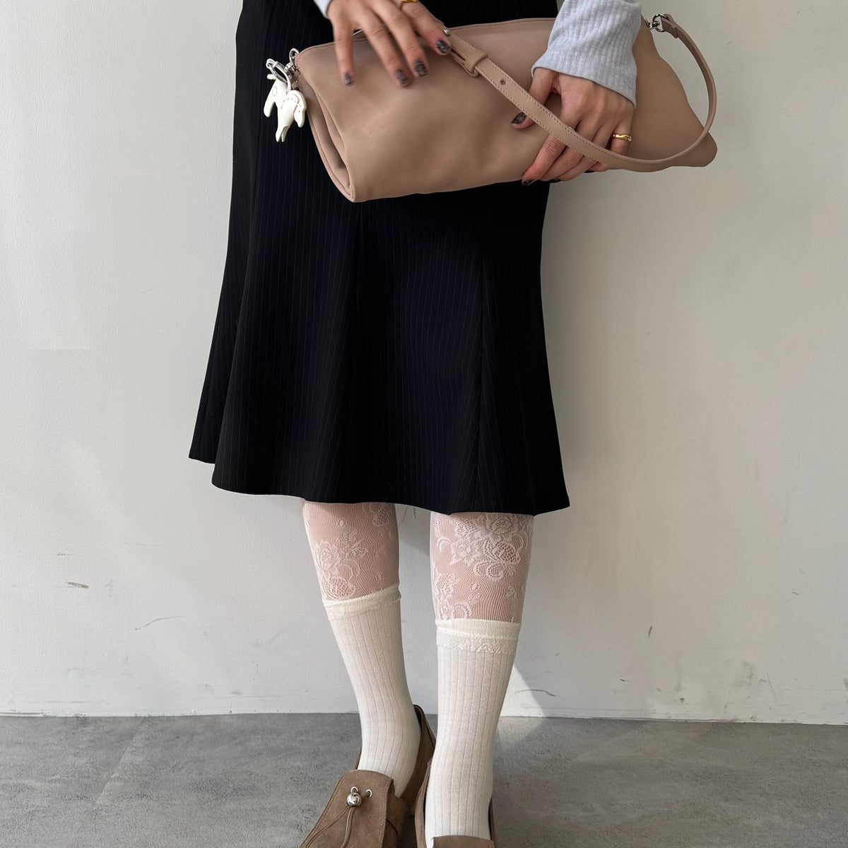 【Beige】suede flap loafer【サンプル品(返品不可)】