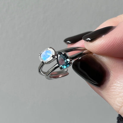 [ rainbow moon stone ] oval faceted cut ring  silver