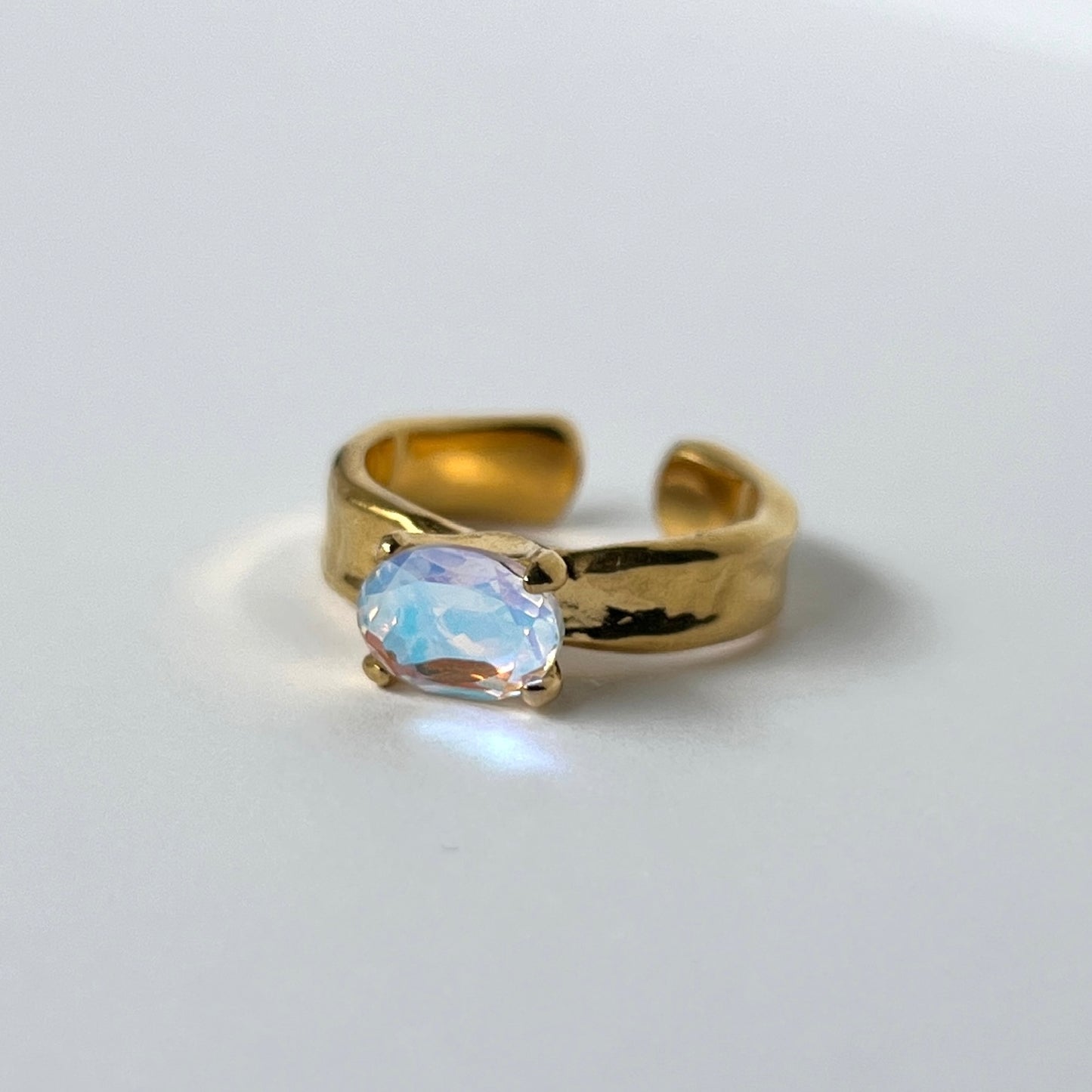 [ angel aura quartz ] um gold ring