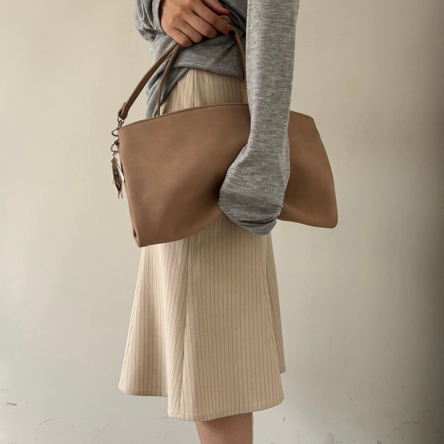 【BEIGE】2way suede shoulder tote bag