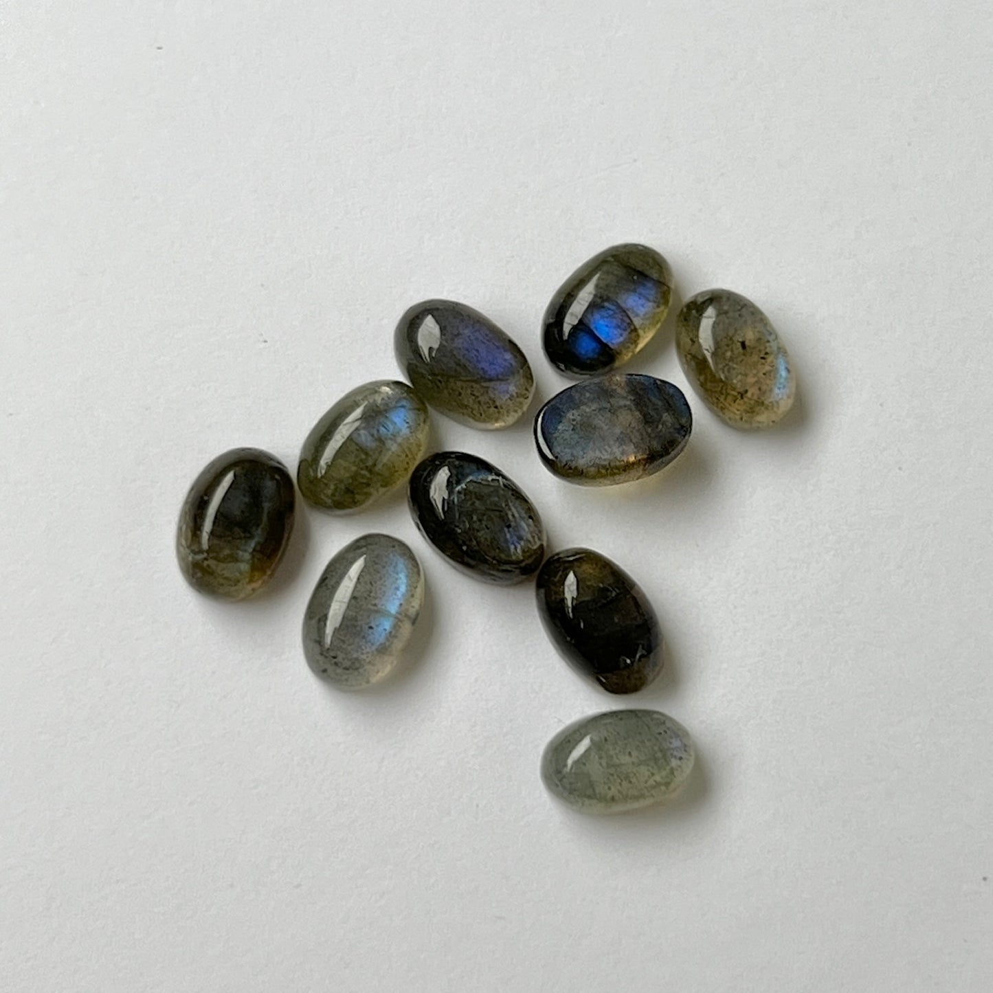 [ light blue labradorite ] pebble silver