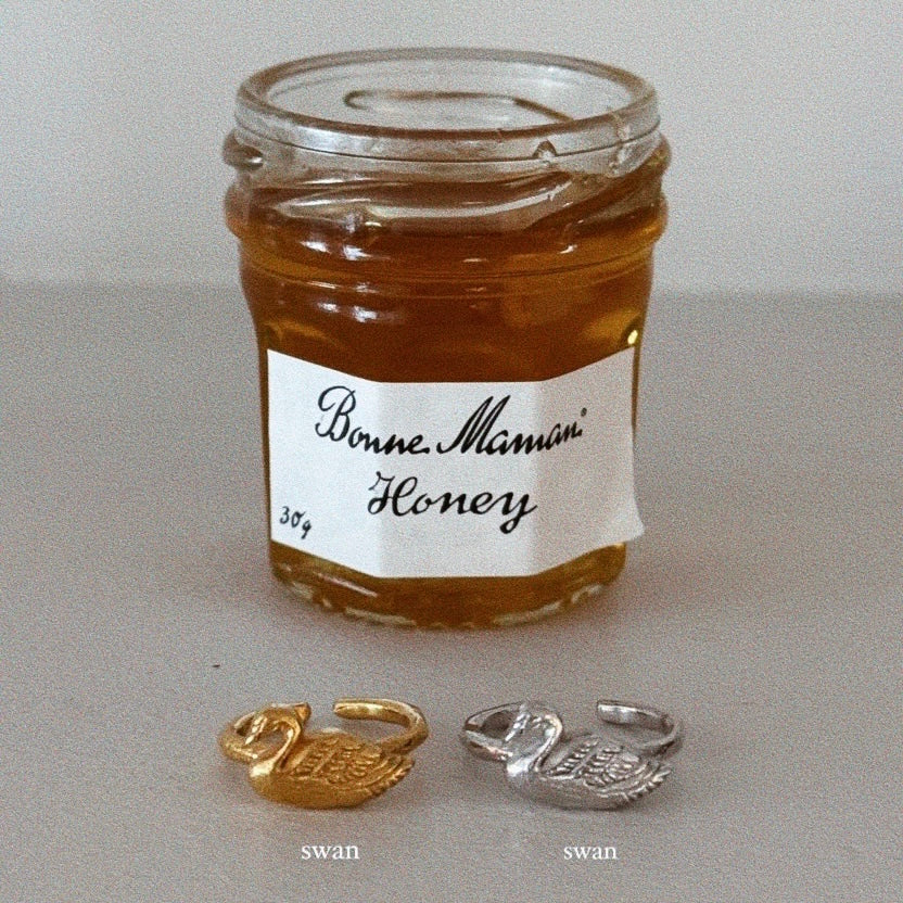 [ gold ] swan pinky