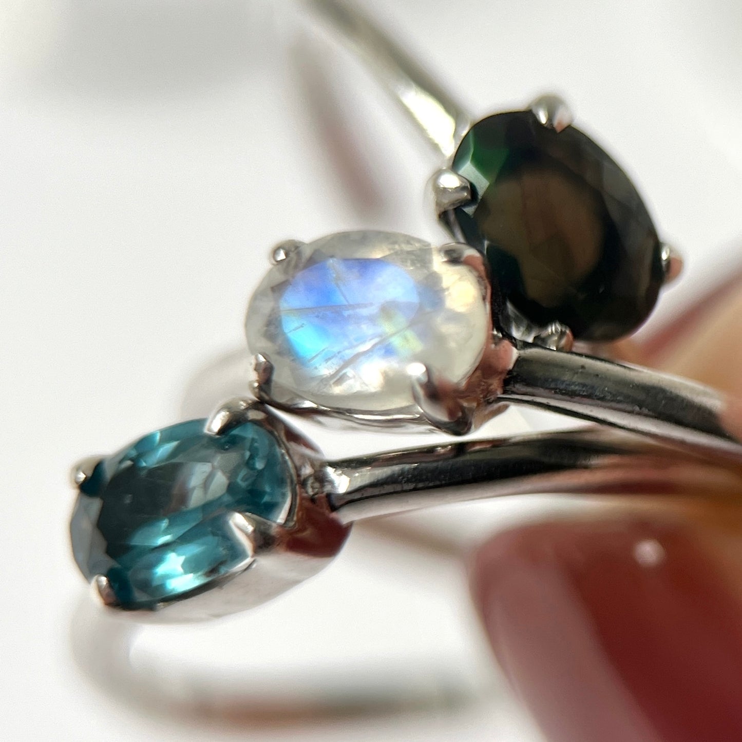 [ indigo blue kyanite ] oval faceted cut ring  silver