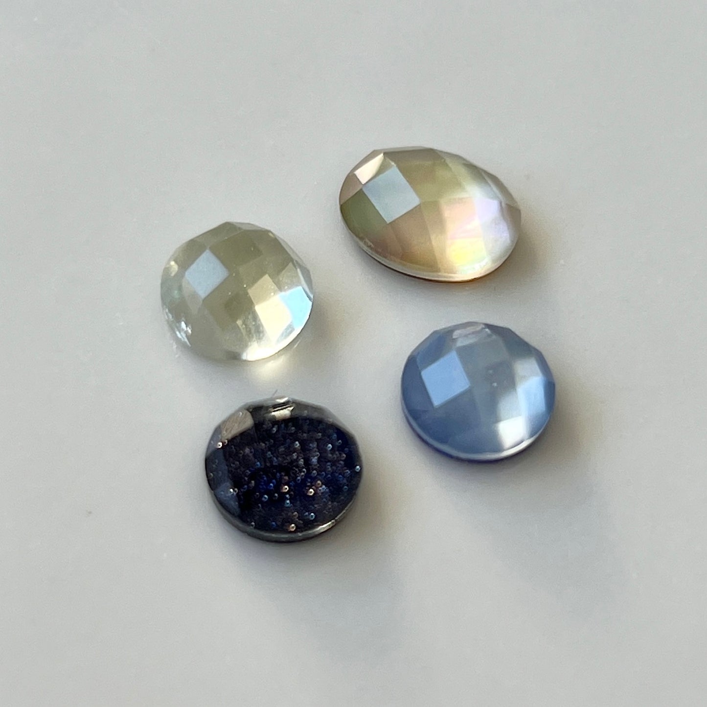 [ blue gold stone (multi-faceted) ] croissant gold