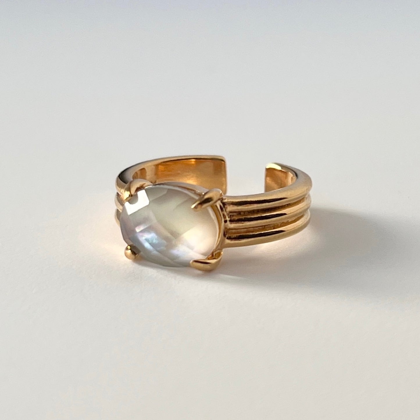 [ black shell (multi-faceted) ] trois gold