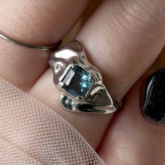 [ light blue glass ]  melt ring  silver