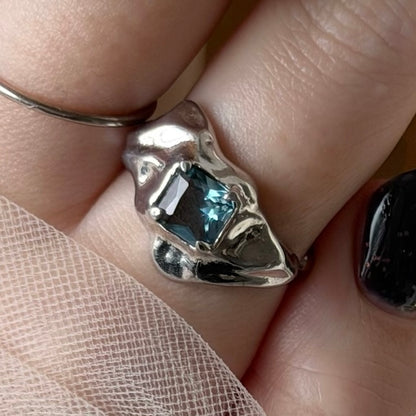 [ light blue glass ]  melt ring  silver