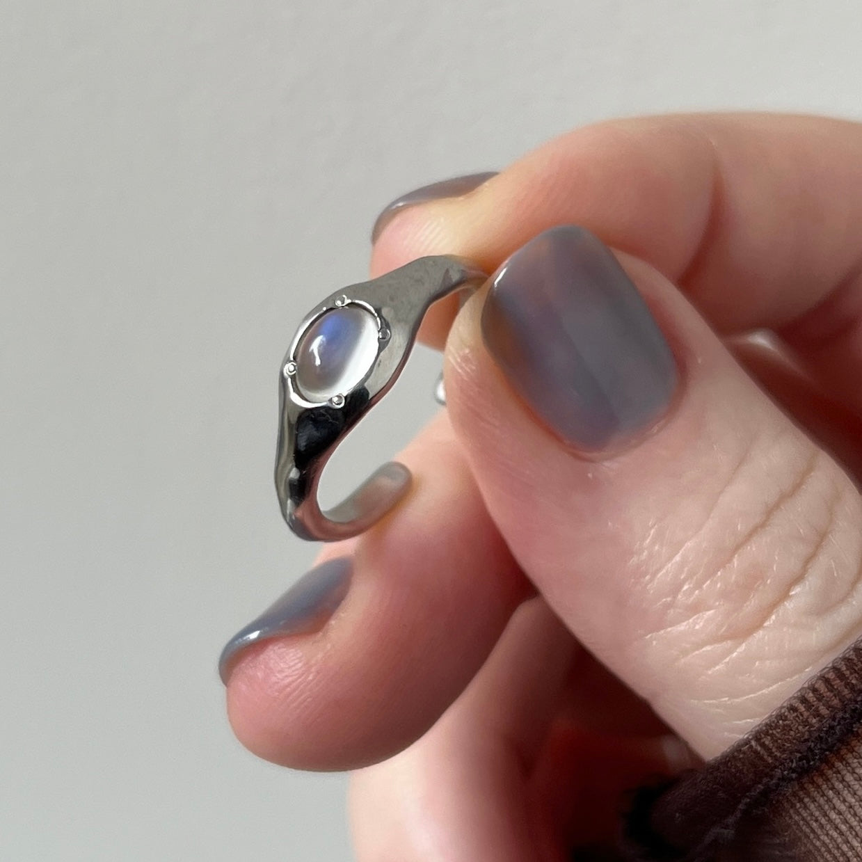 [ royal blue moon stone ] pebble silver [ free size ]