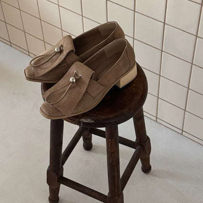 【Beige】suede flap loafer【サンプル品(返品不可)】