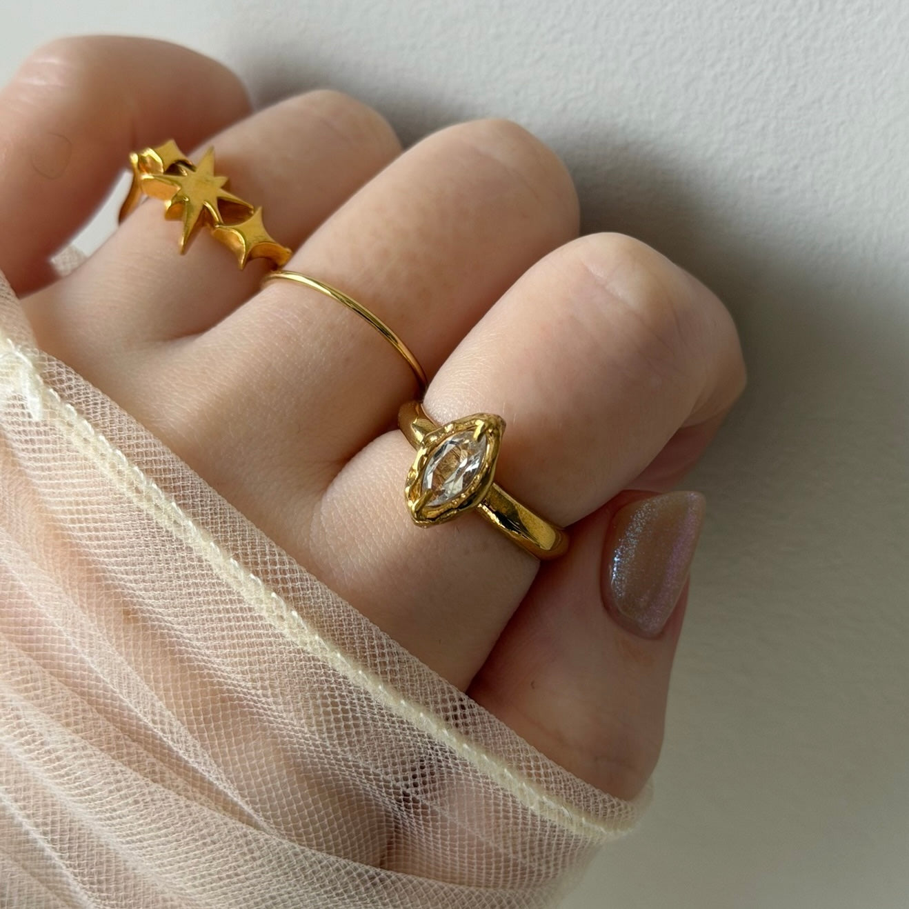 [ white topaz ] marquis stone gold