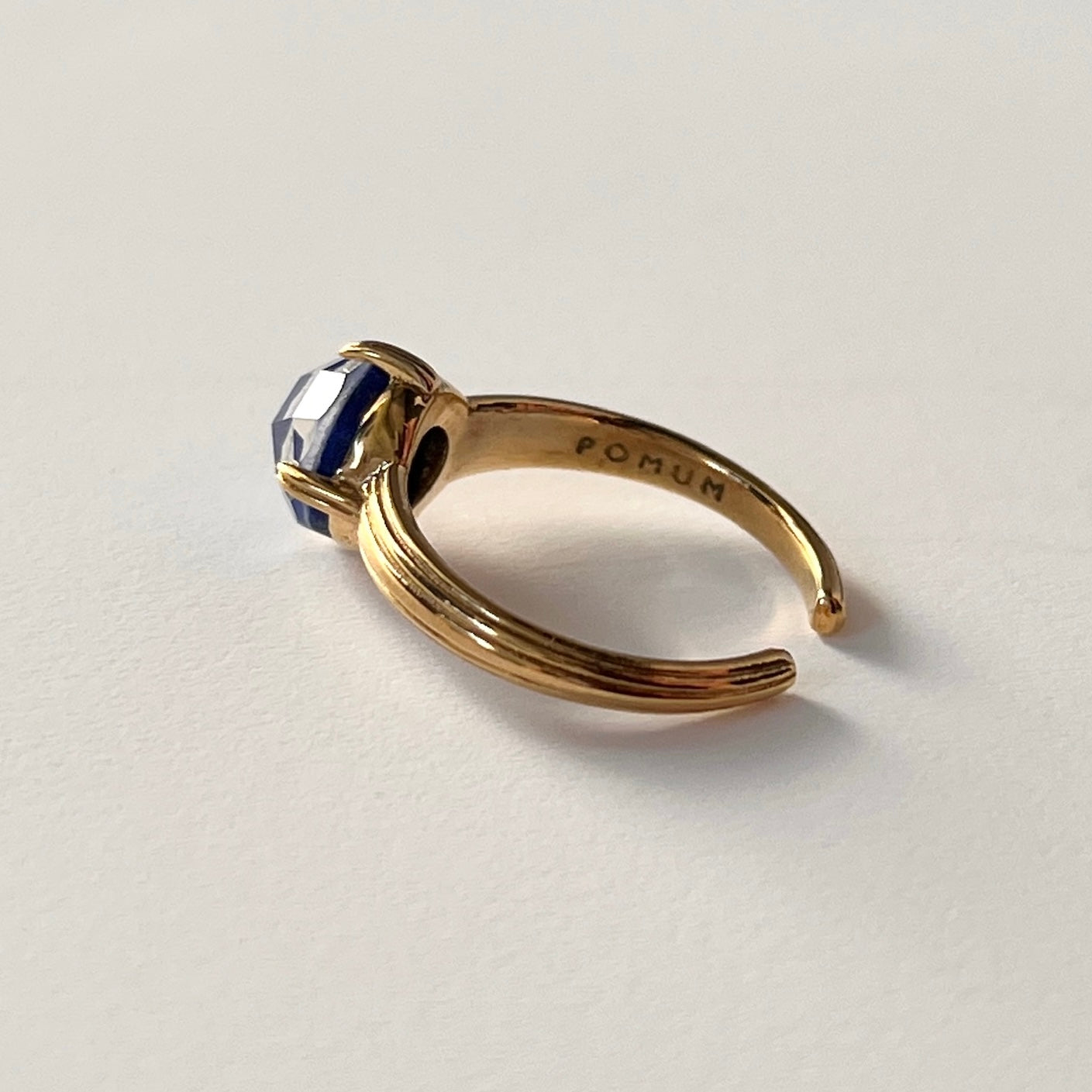 [ lapis lazuli x white shell (multi-faceted) ] croissant gold