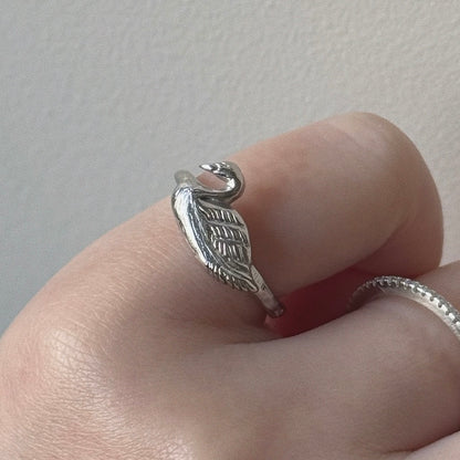 [ silver ] swan pinky