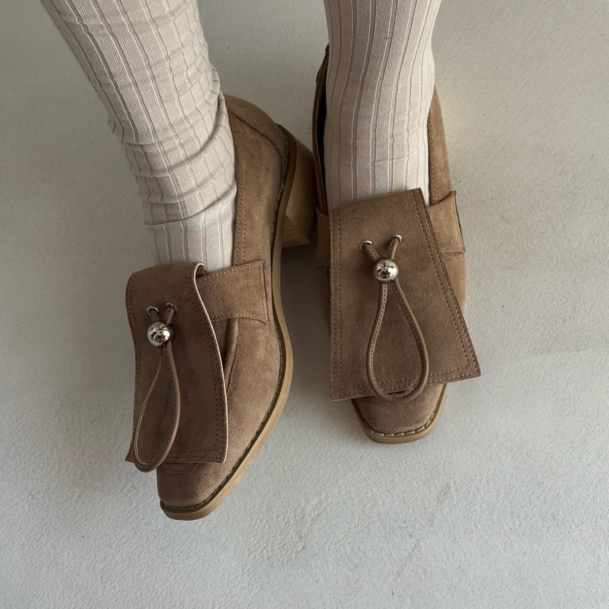【Beige】suede flap loafer【サンプル品(返品不可)】