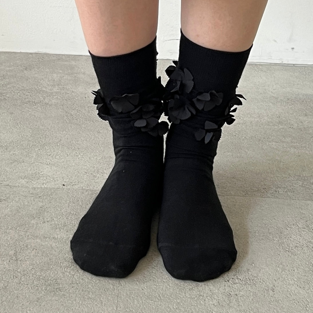 【BLACK】flower motif socks