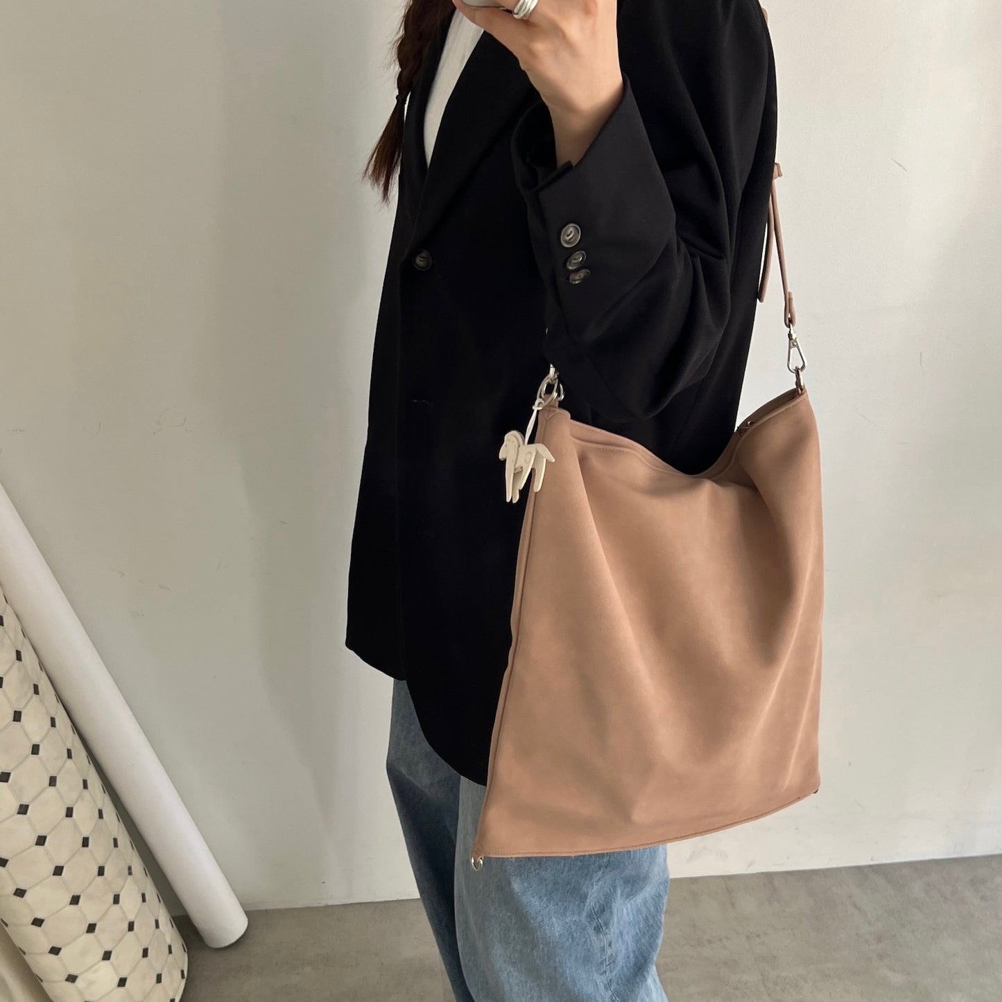 【BEIGE】2way suede shoulder tote bag