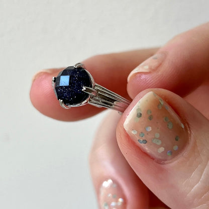 [ blue gold stone (multi-faceted) ] croissant silver