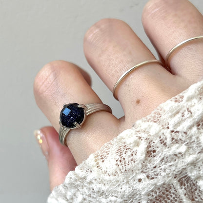[ blue gold stone (multi-faceted) ] croissant silver