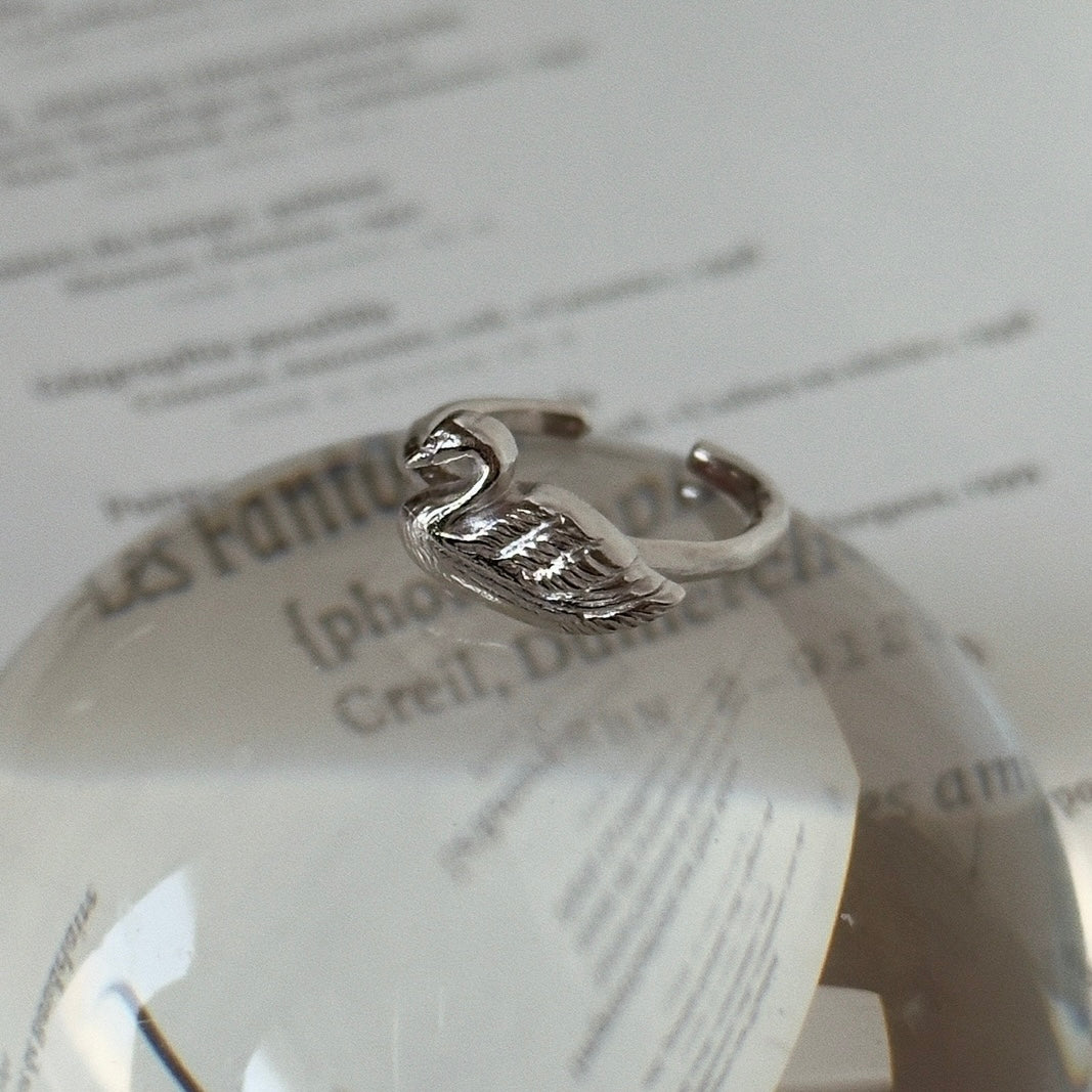 [ silver ] swan pinky