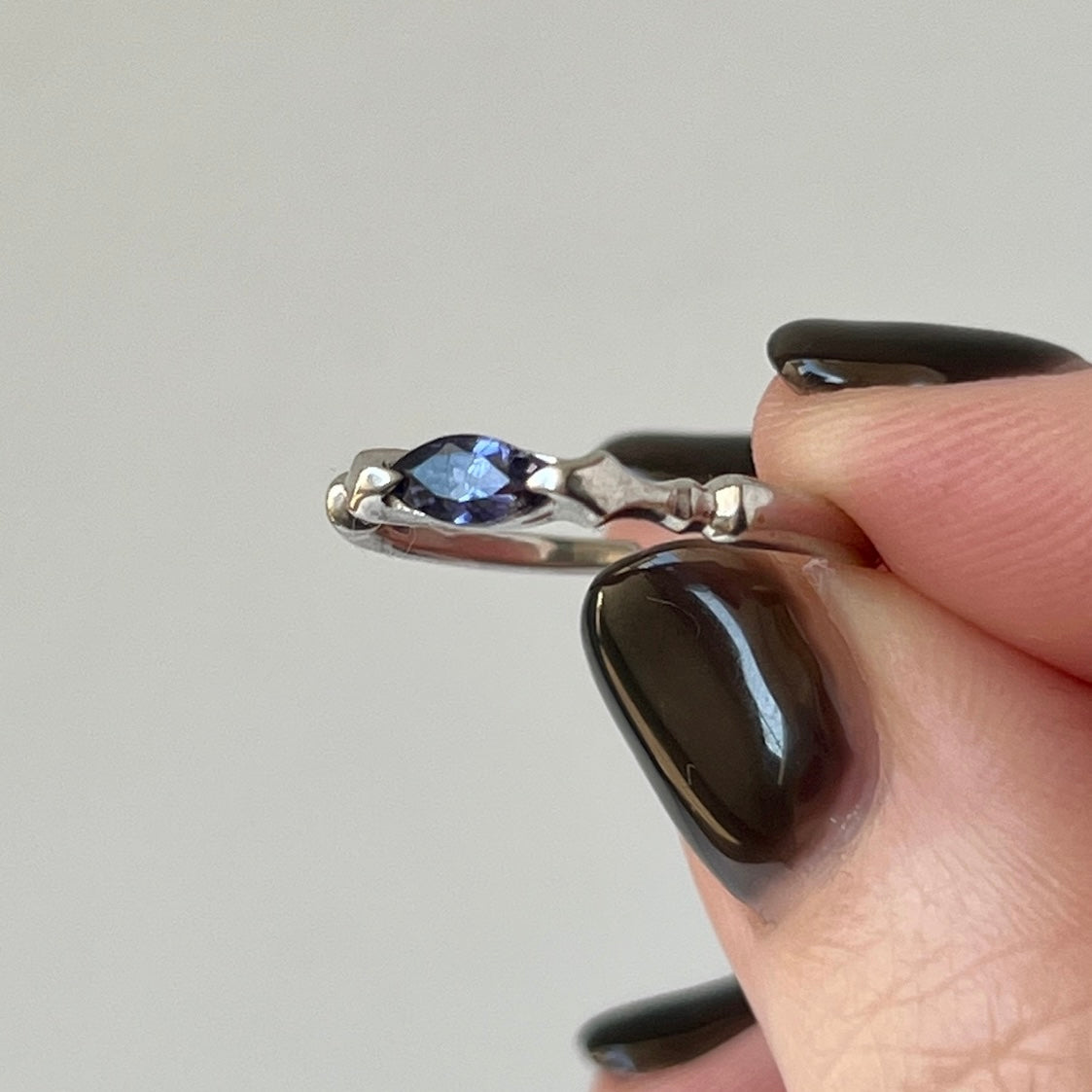 [ iolite ] polar star silver