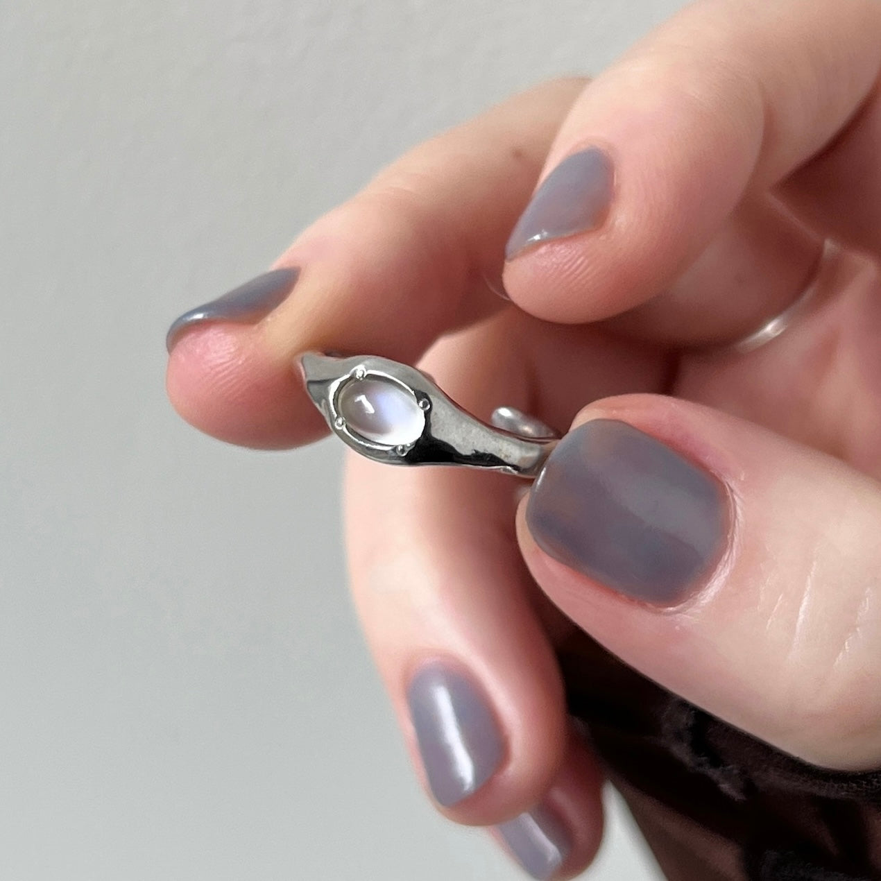 [ royal blue moon stone ] pebble silver [ free size ]