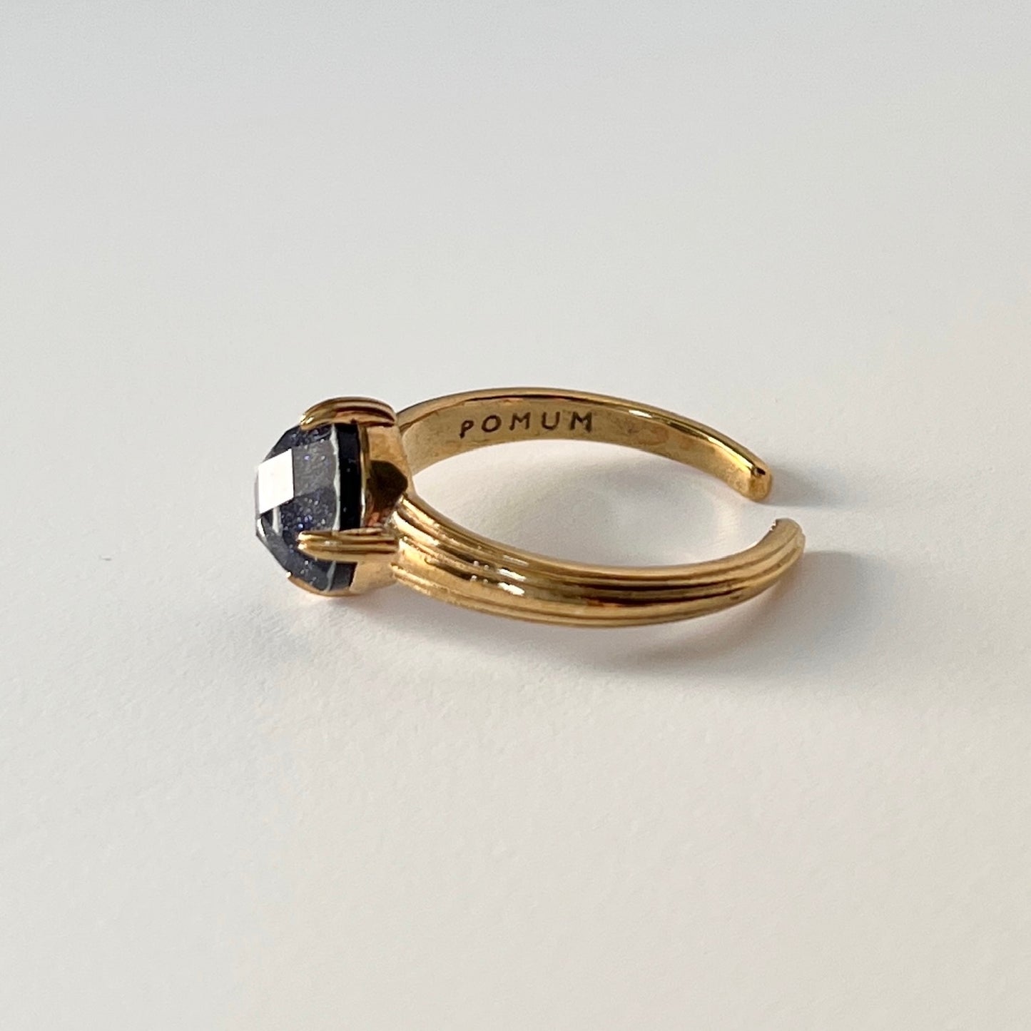 [ blue gold stone (multi-faceted) ] croissant gold