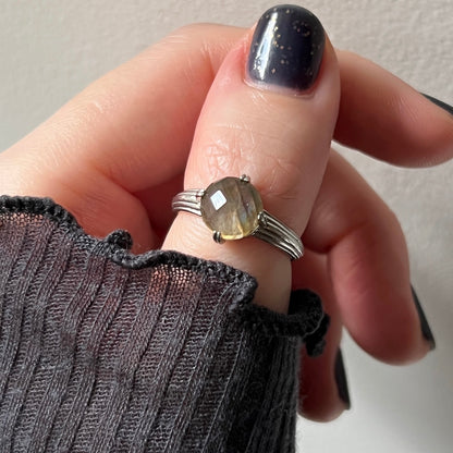 [ labradorite (rose cut) ] croissant silver