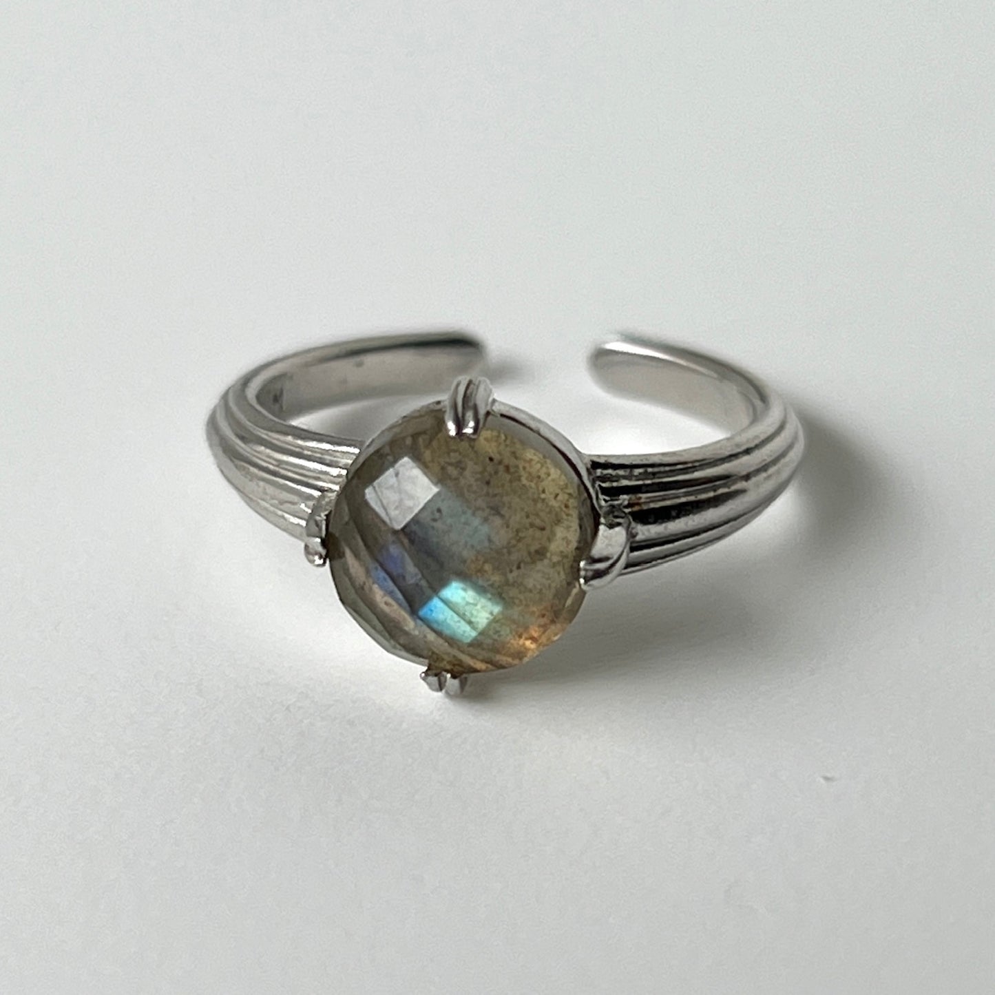 [ labradorite (rose cut) ] croissant silver