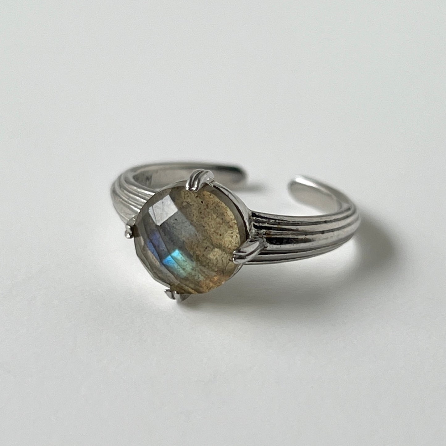 [ labradorite (rose cut) ] croissant silver