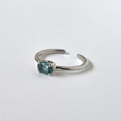 [ indigo blue kyanite ] oval faceted cut ring  silver