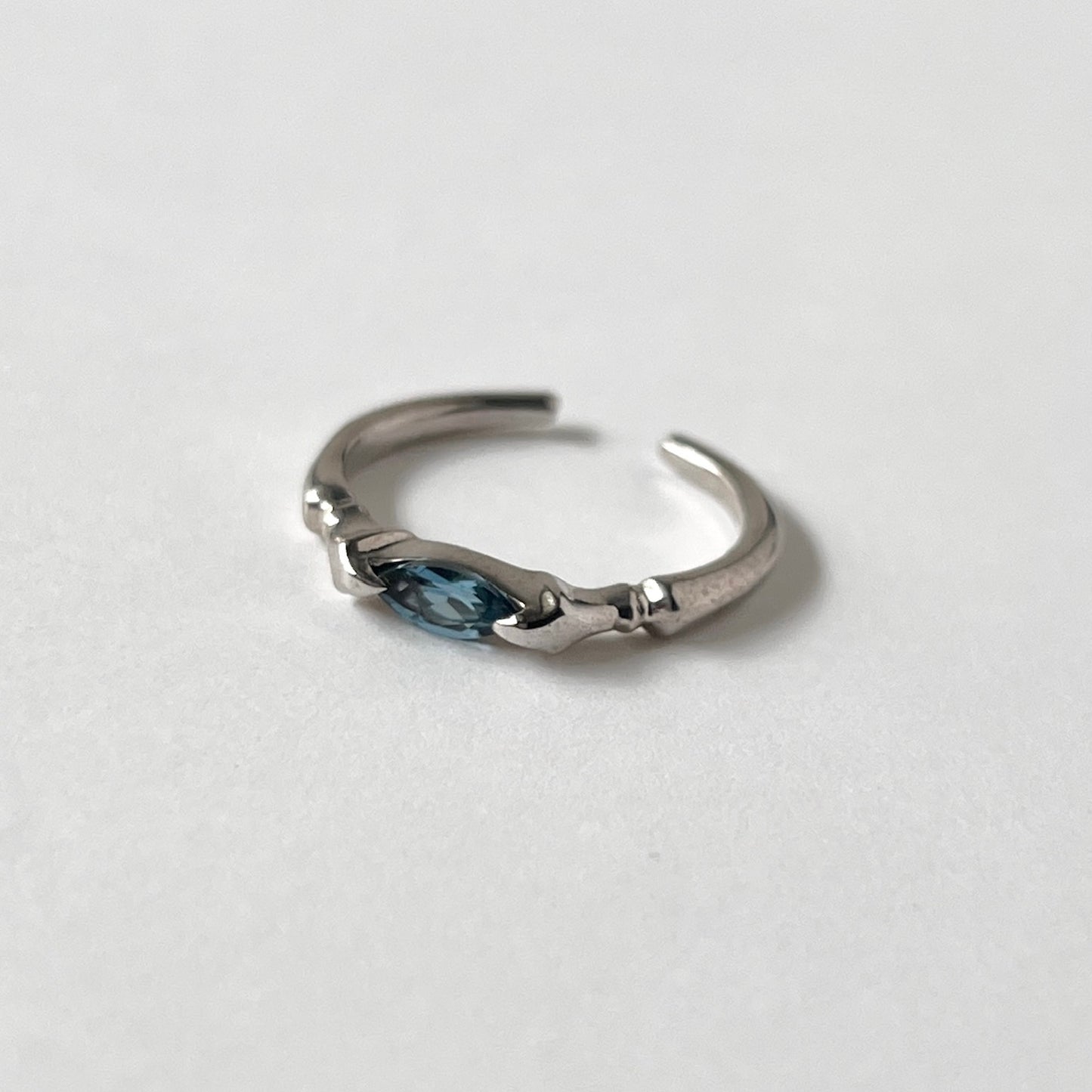 [ london blue topaz ] polar star silver