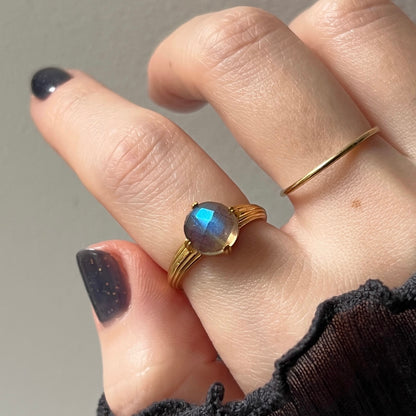 [ labradorite (rose cut) ] croissant gold