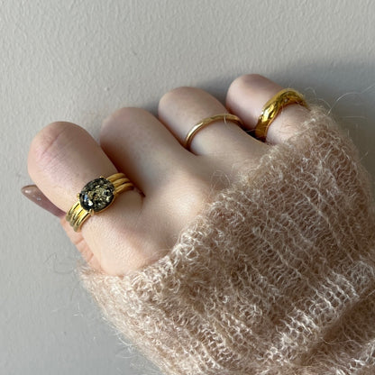 [ black amber ] trois gold