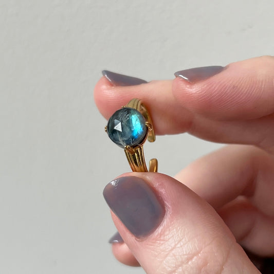 [ onyx, labradorite & crystal ] croissant gold