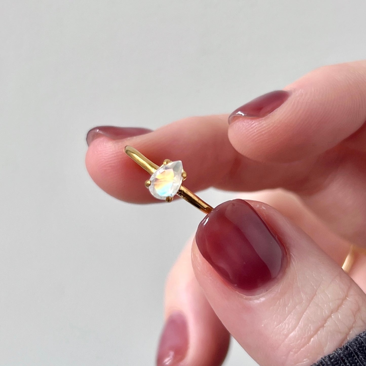 [ rainbow moon stone ] drop faceted cut ring  gold