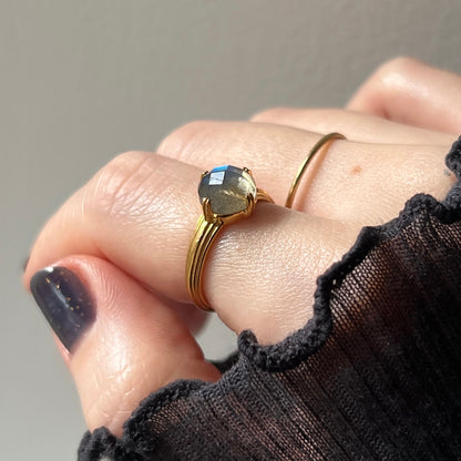 [ labradorite (rose cut) ] croissant gold