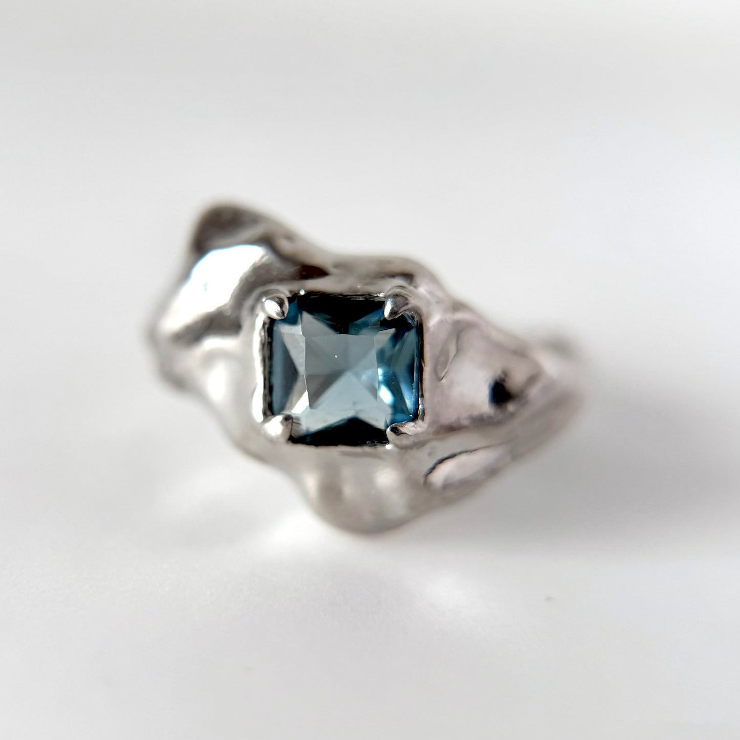 [ light blue glass ]  melt ring  silver