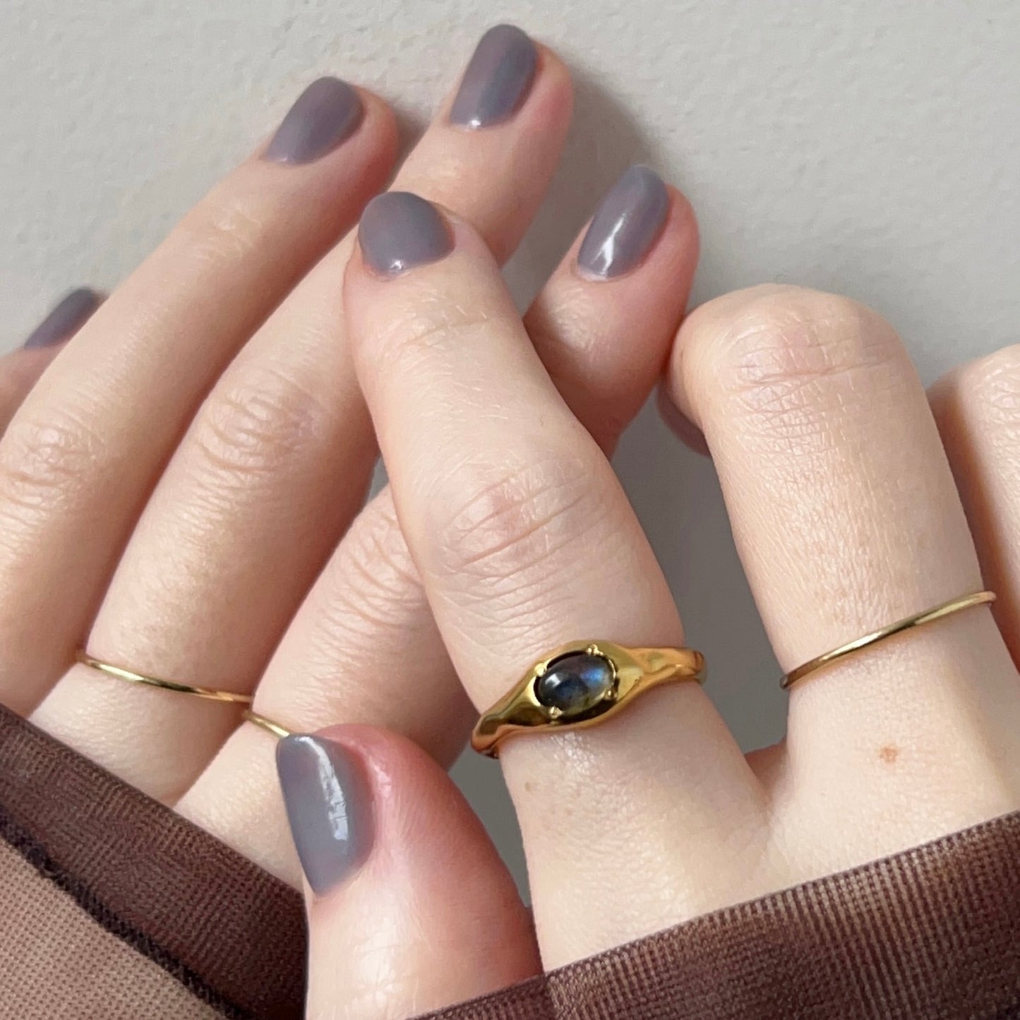 [ blue labradorite ] pebble gold