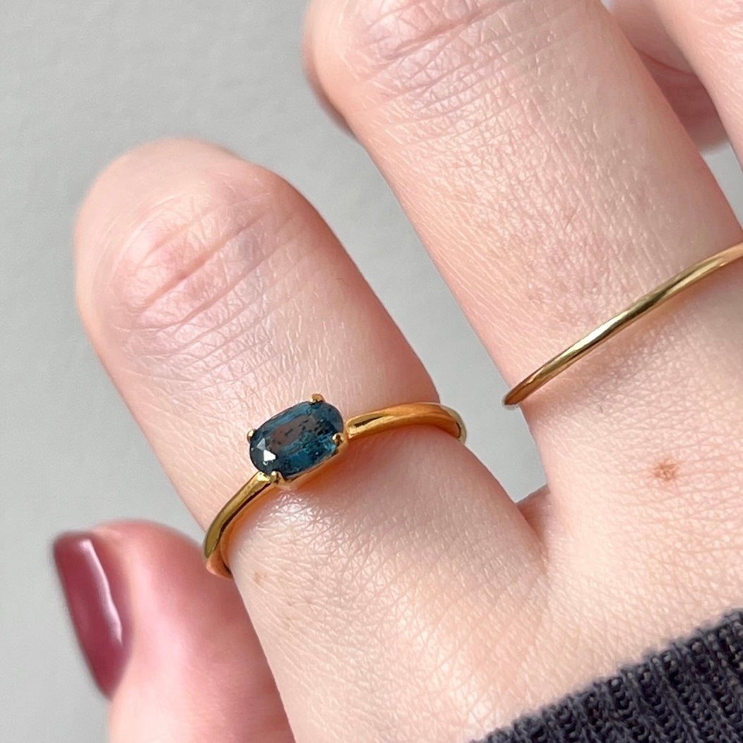 [ indigo blue kyanite ] oval faceted cut ring  gold [ free size ]