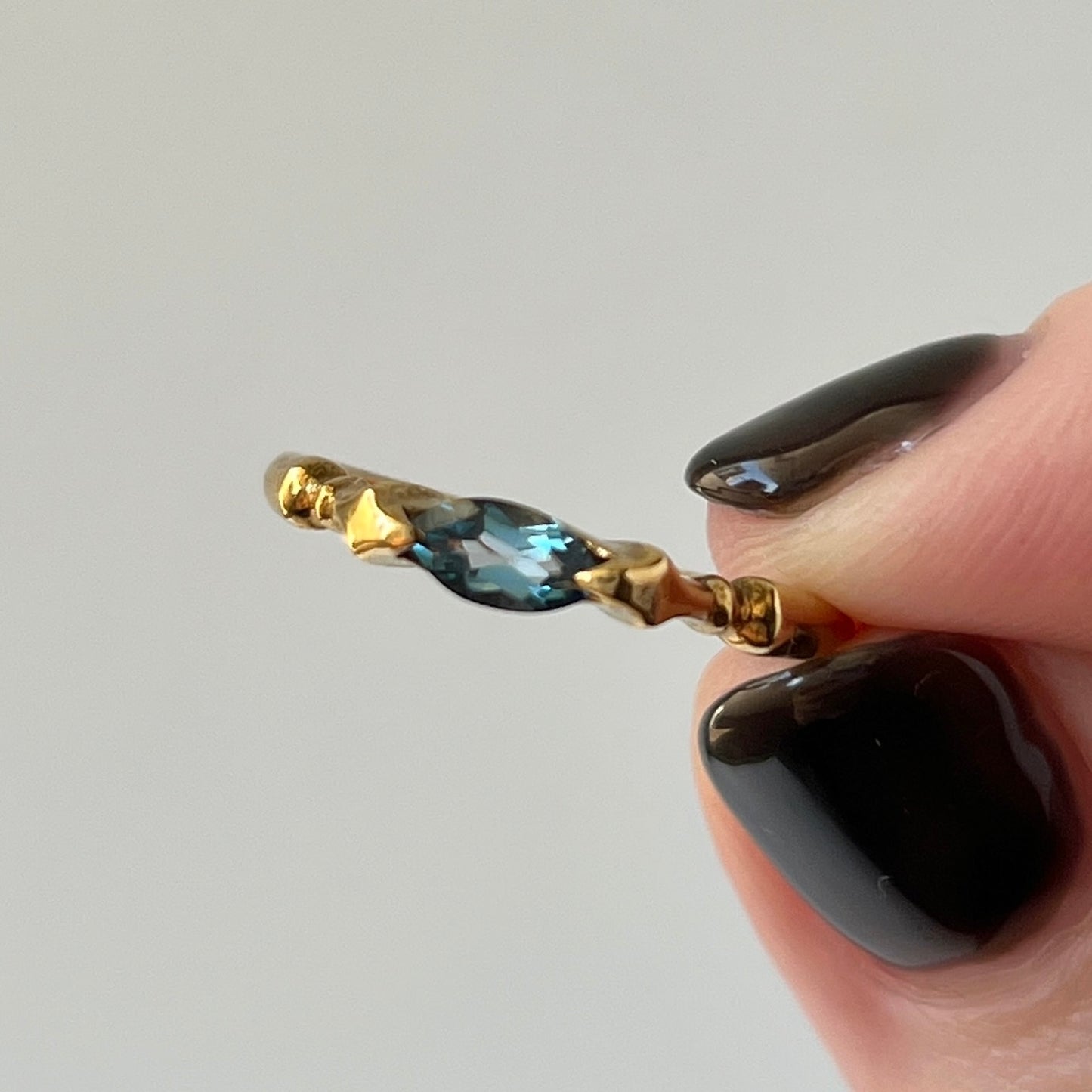 [ london blue topaz ] polar star gold