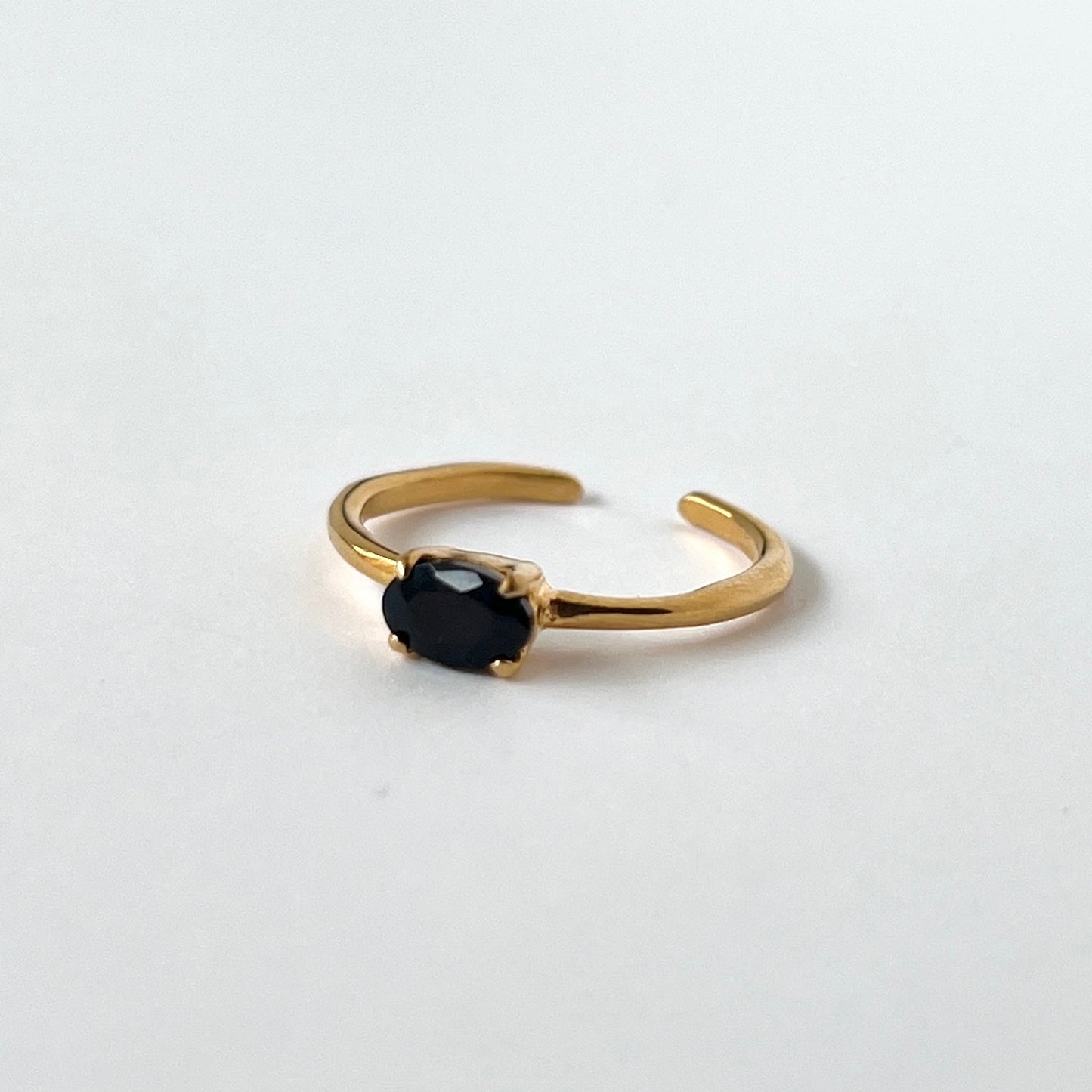 [ black opal ] oval faceted cut ring  gold