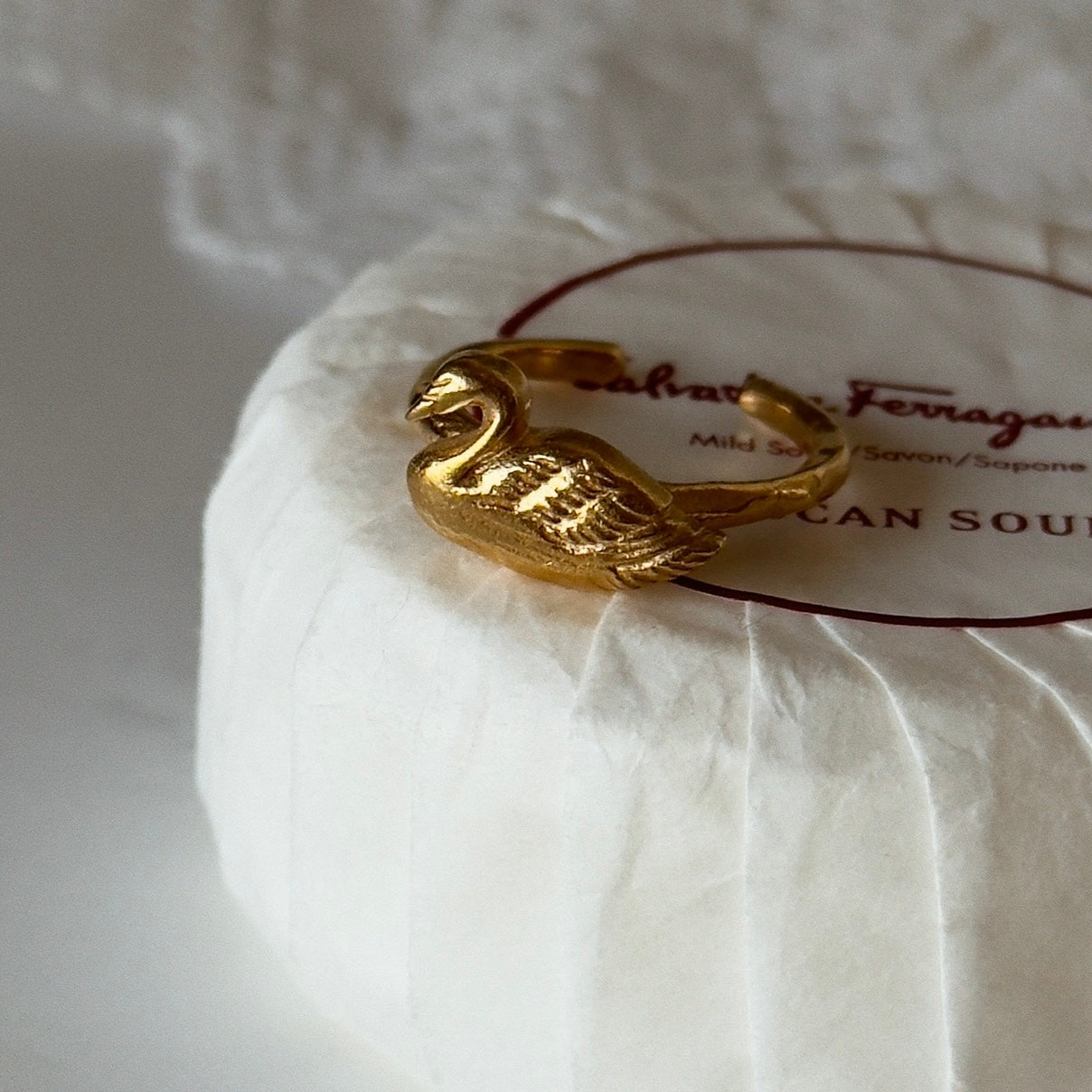 [ gold ] swan pinky