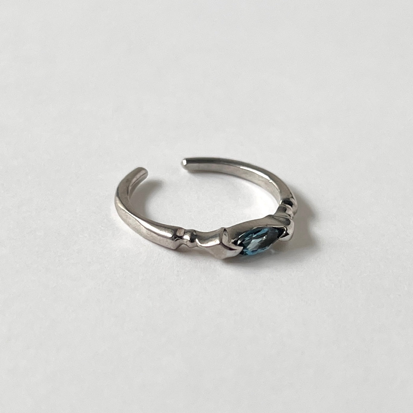 [ london blue topaz ] polar star silver