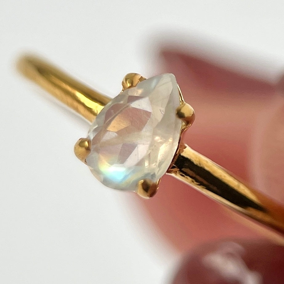 [ rainbow moon stone ] drop faceted cut ring  gold
