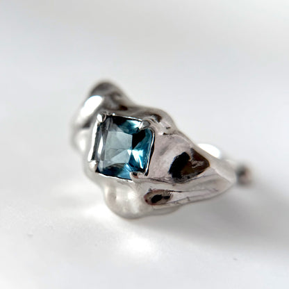 [ light blue glass ]  melt ring  silver