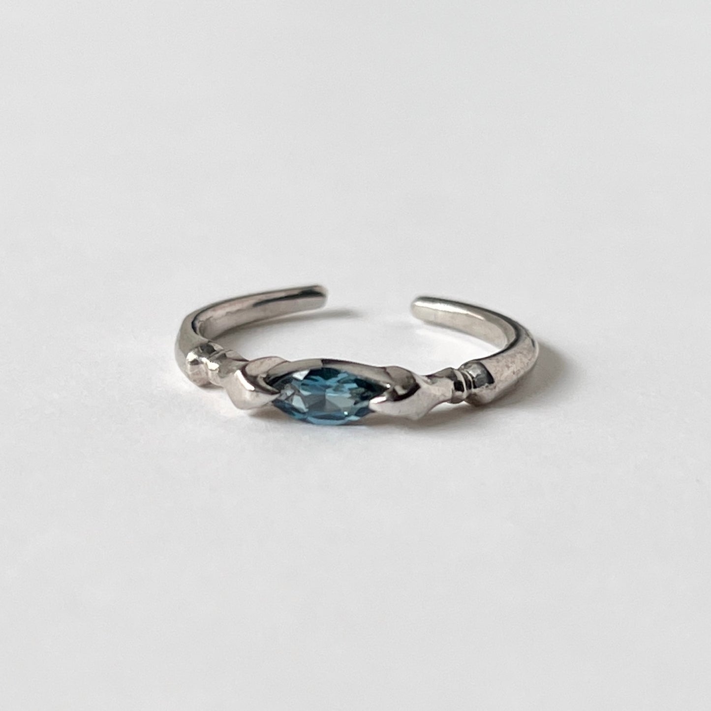 [ london blue topaz ] polar star silver